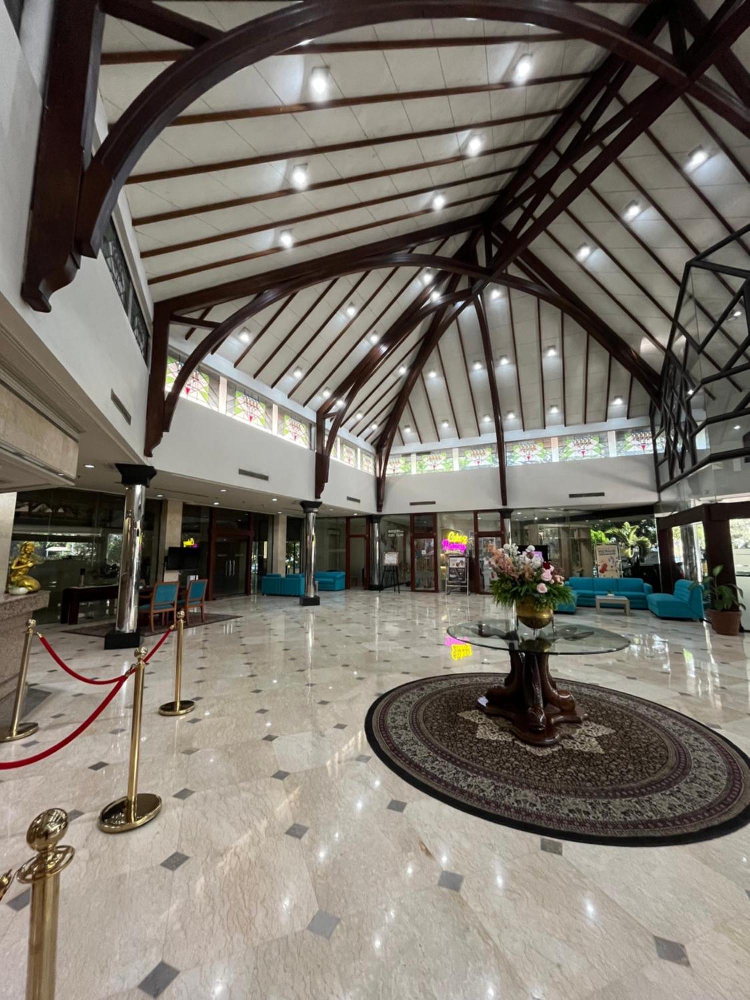 Horison Ultima Bandung Hotel Exterior photo